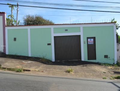Casa para Venda, em Anápolis, bairro Bairro Maracanã, 3 dormitórios, 1 banheiro, 1 suíte